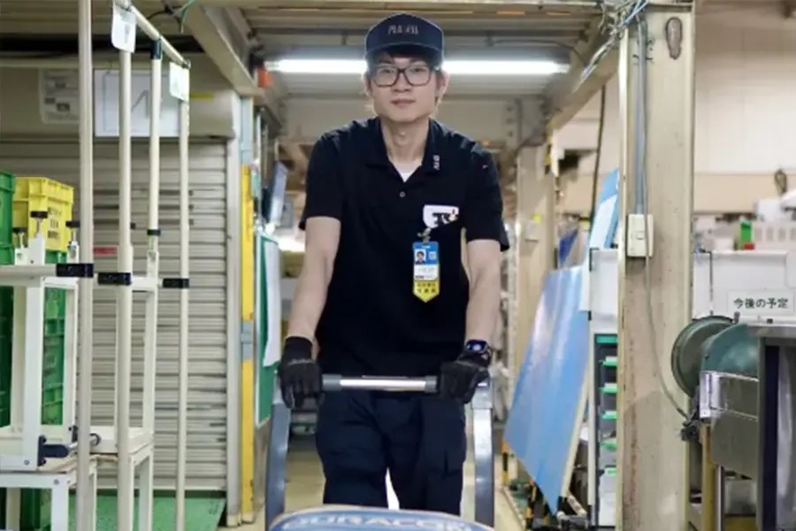 成形部製造課　小木曽さん